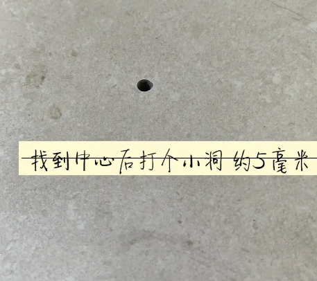 东台瓷砖空鼓维修公司专业解答在瓷砖铺贴过程中，如果砂料搅拌不均匀，将会带来以下问题